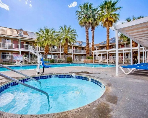 Clarion Inn Ridgecrest image 1